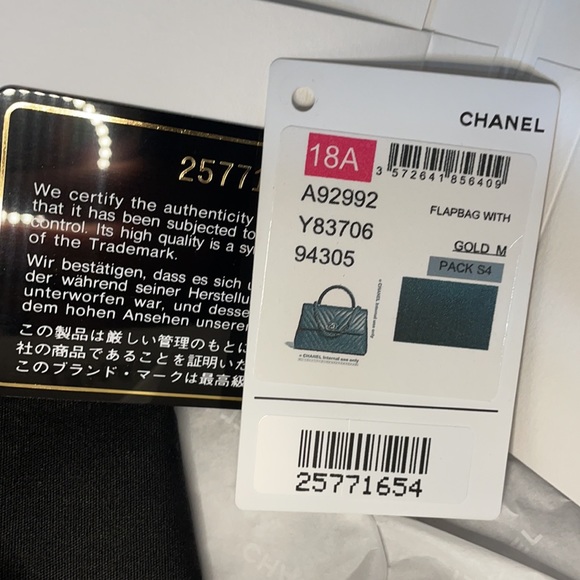 Chanel Black chevron flap Bag w gold hardware! 🖤 - Picture 16 of 16